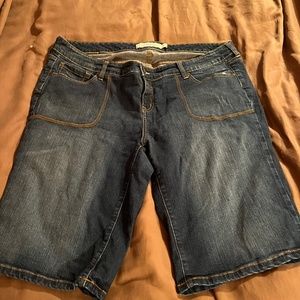 Torrid size 16 Bermuda shorts